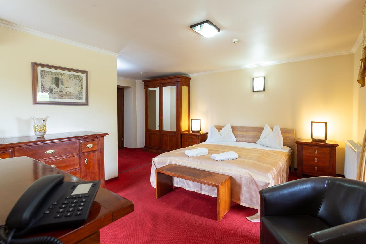 Casa Danielescu Hotell Târgu Jiu Eksteriør bilde