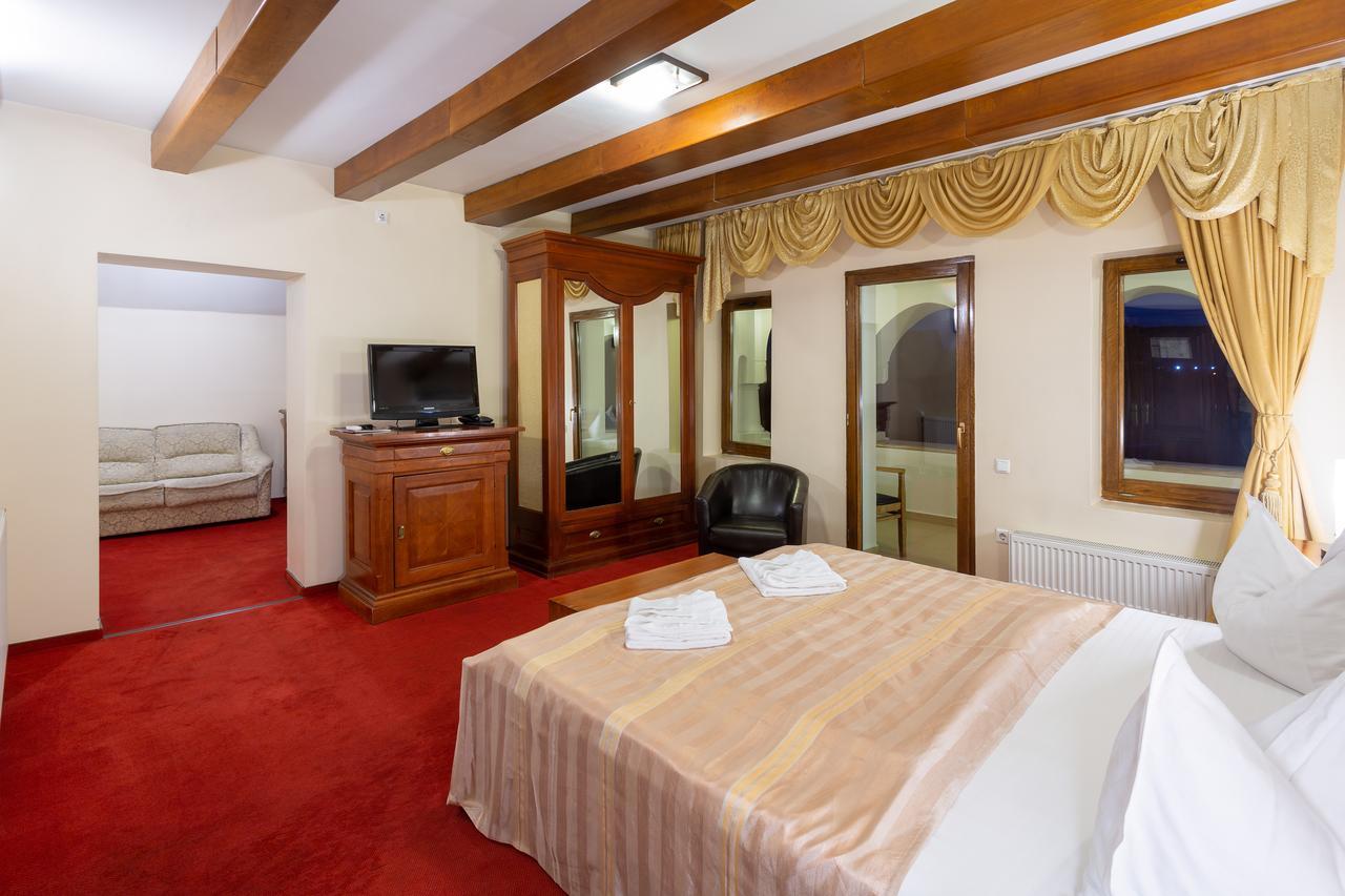 Casa Danielescu Hotell Târgu Jiu Eksteriør bilde