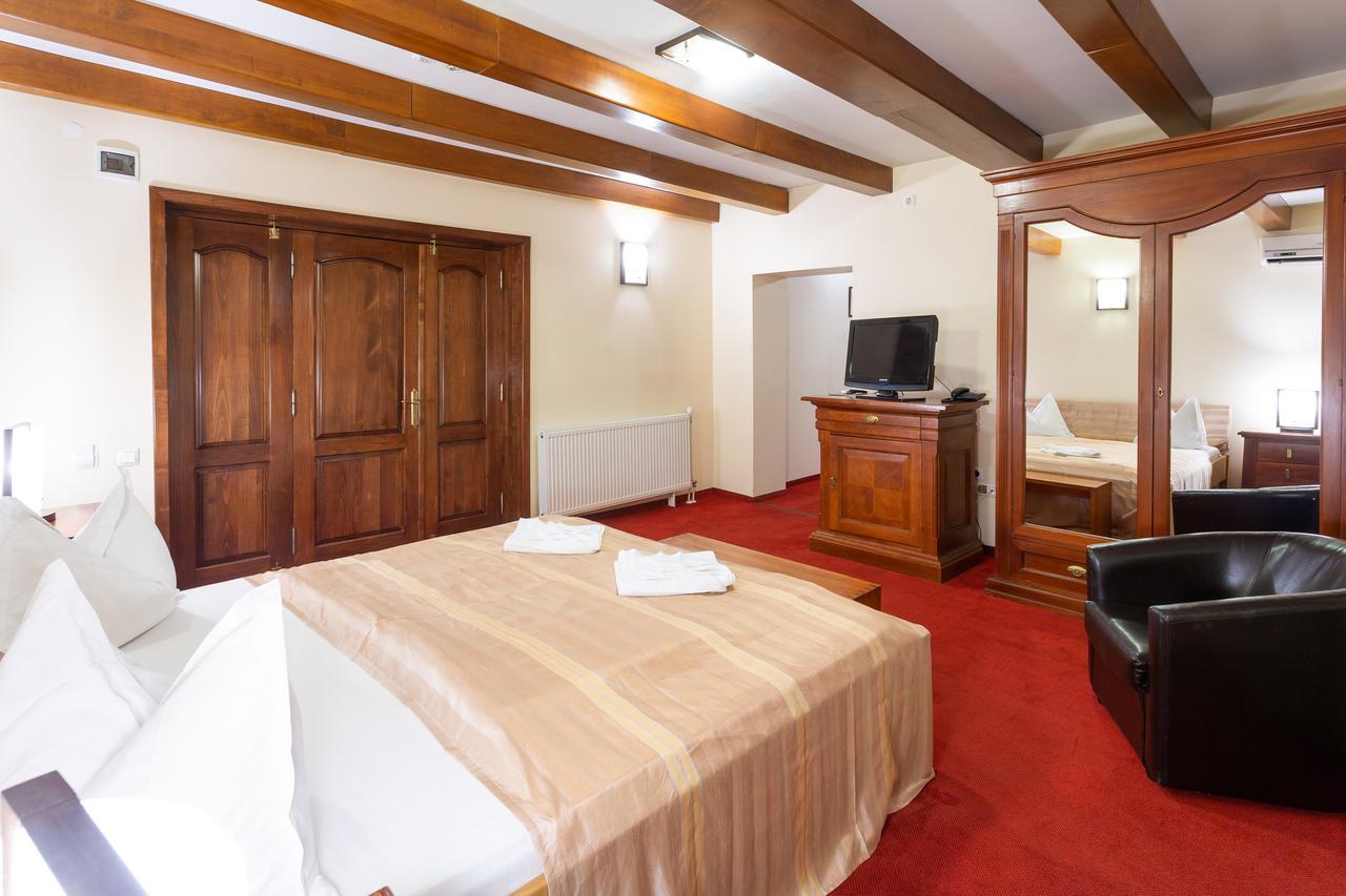 Casa Danielescu Hotell Târgu Jiu Eksteriør bilde