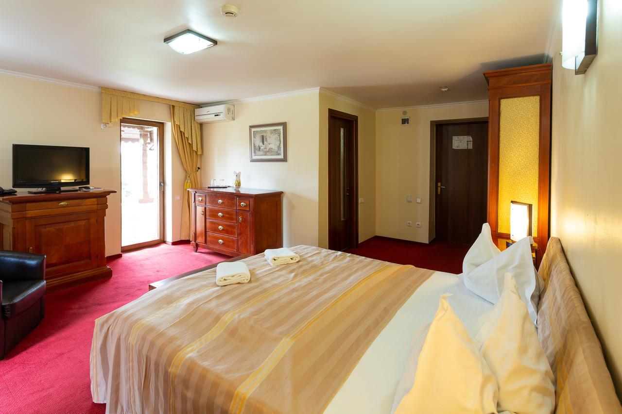 Casa Danielescu Hotell Târgu Jiu Eksteriør bilde